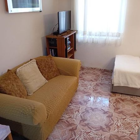 Gogo'S Sea Side Apartment Sarande Ngoại thất bức ảnh